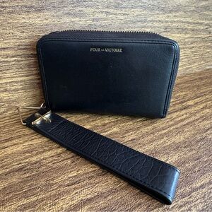 Pour La Victoire Black Italian Leather Wristlet Wallet Card Holder Pouch  4"X6"‎